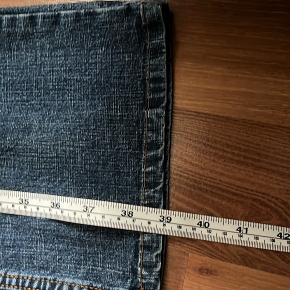 Old Navy Woman’s Jeans Bootcut Stretchy Size 28 or 8 short - Picture 5 of 7